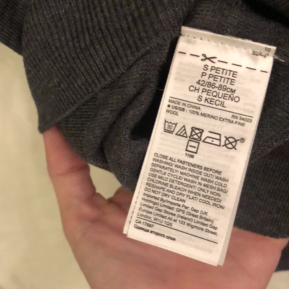 NWT Banana Republic Merino Boyfriend Cardigan, size S petite, Charcoal - Picture 4 of 4